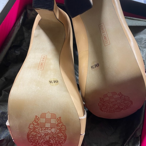 Vince Camuto Jamma heels - Picture 4 of 5